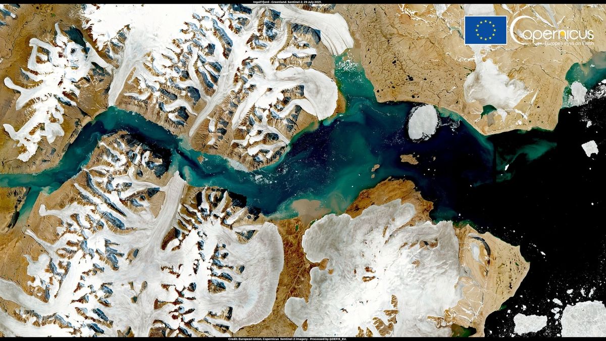 V Grónsku roztálo 8,5 miliardy tun ledu za den